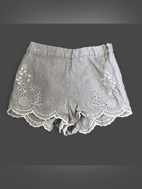 Free People Grey linen shorts with white embroidery and scalloped hem. Size: 4